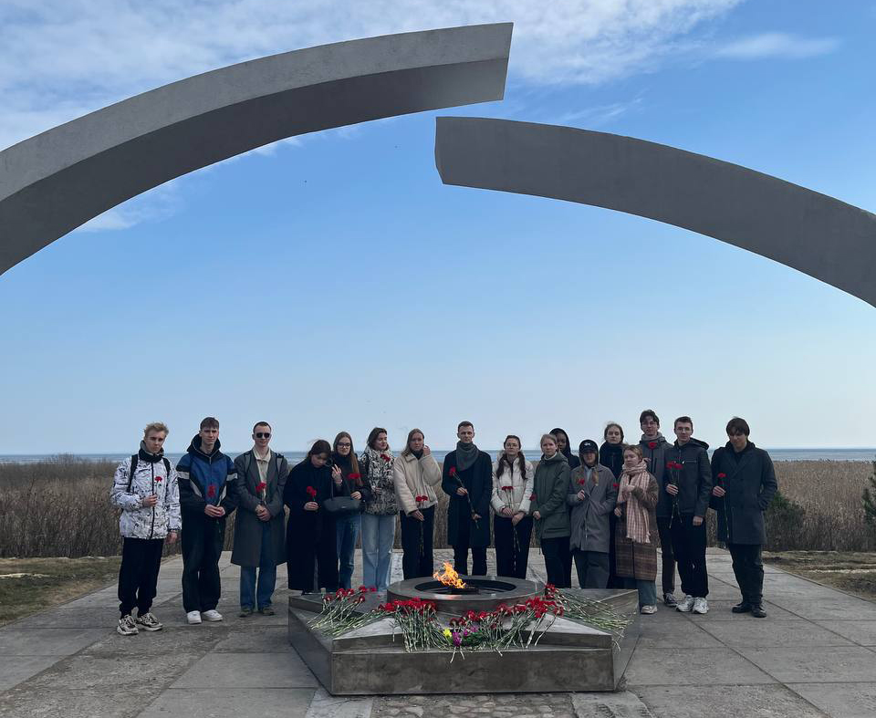 Посещение мемориала “Разорванное кольцо” и музея “Дорога жизни”